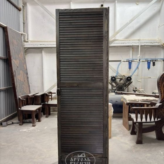 Деревянный шкаф под старину из массива сосны «Loft»