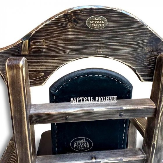 Кресло из массива под старину с мягкой обивкой «Белгородское»