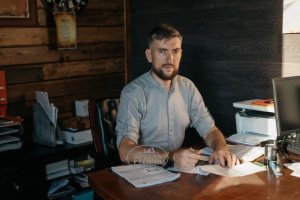 Иван Мордовин, руководитель «Артели «Русичи» - мастерской авторской мебели премиум-класса