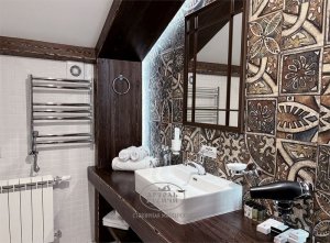Отель Deer Farm, номер люкс. Ванная комната. Все элементы из массива дерева изготовлены руками наших мастеров.