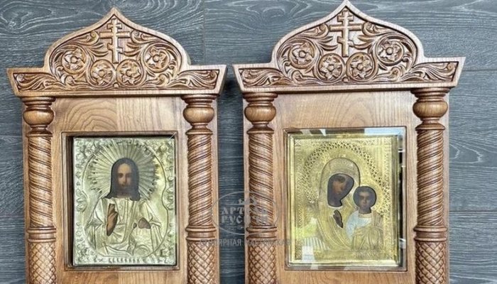 Резные киоты из массива северной сосны