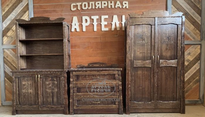 Мебель из массива сосны под старину с фамильной резьбой. Коллекция "Смоленская"