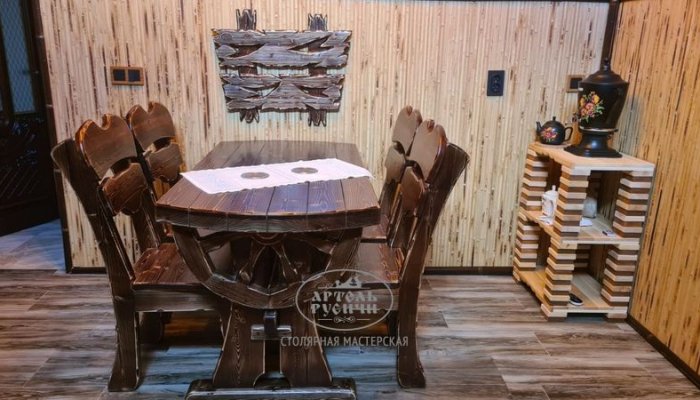 Мебель под старину из массива натурального дерева для бани нашего производства в интерьерах заказчиков