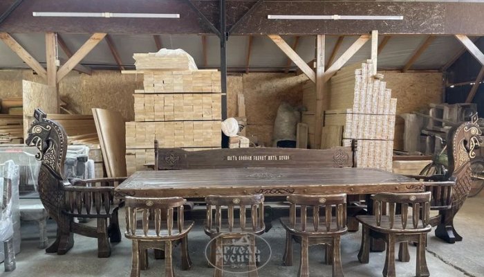 Мебель из массива дерева под старину нашего производства