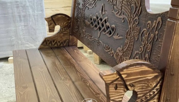 Авторская мебель ручной работы из массива дерева под старину
