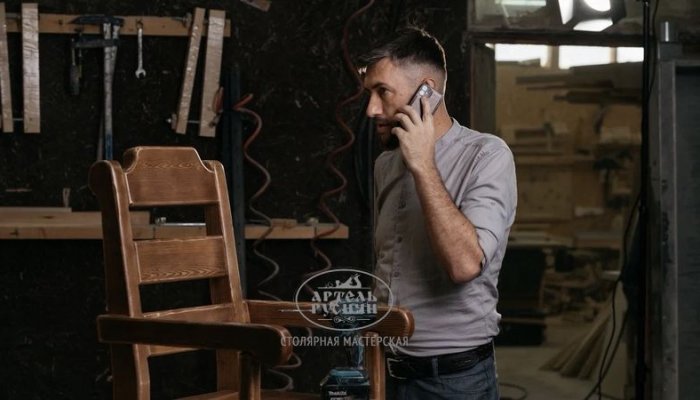 Иван Мордовин рассказывает первую реальную историю о нашей доставке мебели под старину