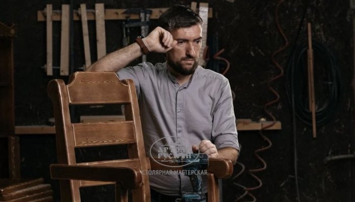 Иван Мордовин рассказывает вторую историю о нашей доставке мебели из массива дерева под старину