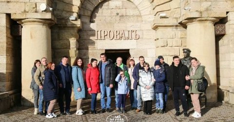 Дружная артель — та же семья