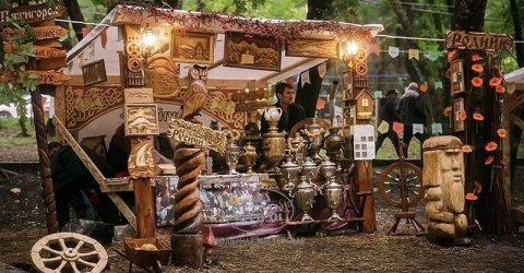 Создаем пространства парков с размахом и знанием. Дерево для живой истории