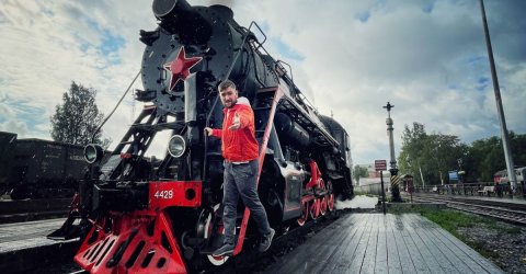 Видео про доставку мебели от порога Артели «Русичи» до порога заказчика