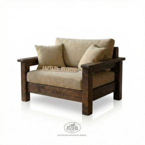Кресло из массива северной сосны с мягкими подушками в стиле кантри