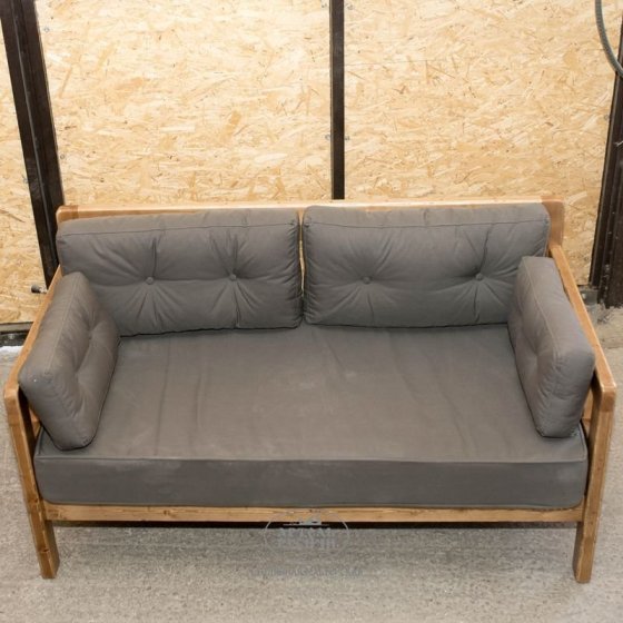 Диван-скамья из массива сосны под старину «Русский лофт» с подушками 