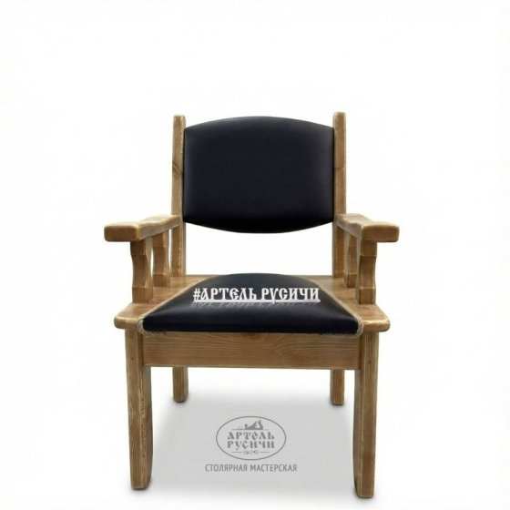 Кресло из массива дерева «Псковское» с мягкой обивкой