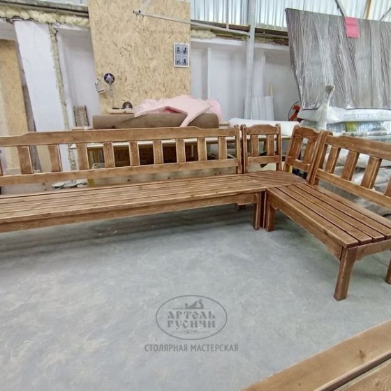 Скамья угловая из массива состаренной сосны «Ладожская»
