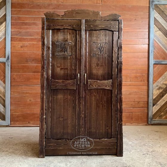 Шкаф под старину из дерева Смоленский