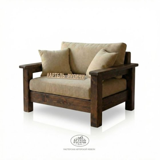 Кресло из массива северной сосны с мягкими подушками в стиле кантри