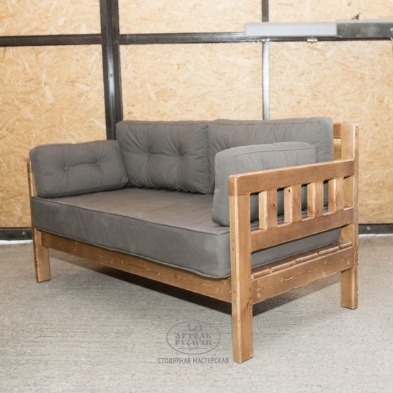 Диван-скамья из массива сосны под старину «Русский лофт» с подушками 