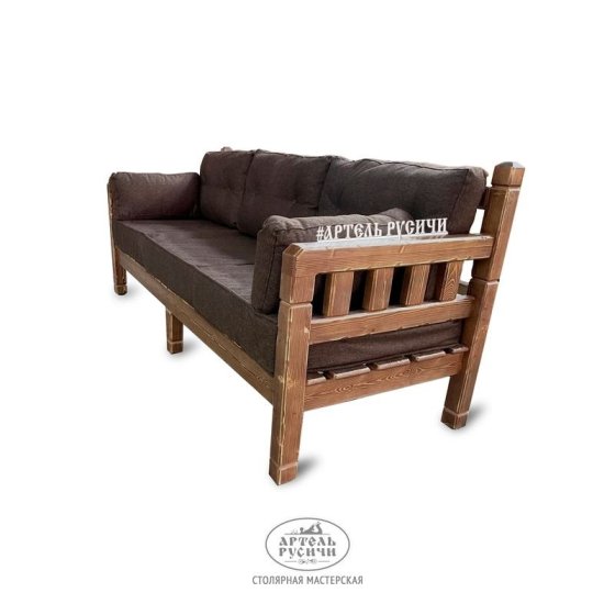 Диван-скамья из массива дерева «Суздальский» в стиле русский лофт с подушками