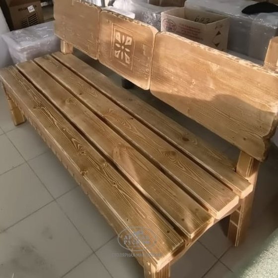 Деревянная скамья под старину из массива «Суздальская»