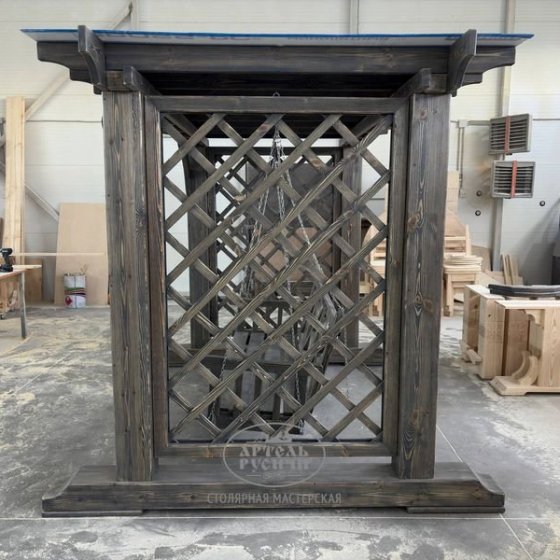 Деревянная пергола с качелями из массива северной сосны