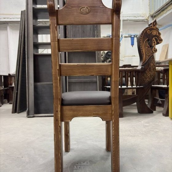 Деревянный стул под старину «Ладожский» с мягкой сидушкой