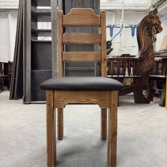 Деревянный стул под старину «Ладожский» с мягкой сидушкой