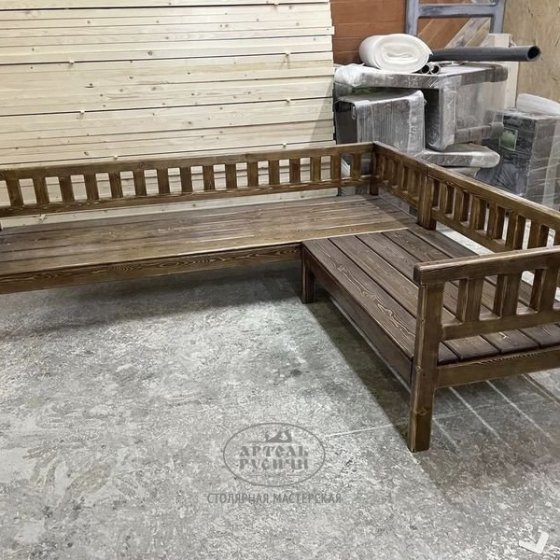 Угловой диван для лаундж зоны из массива сосны «Русский лофт»