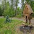 Декоративная избушка на курьих ножках из массива 