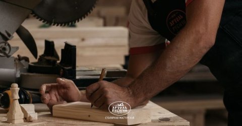 Опытный столяр-краснодеревщик