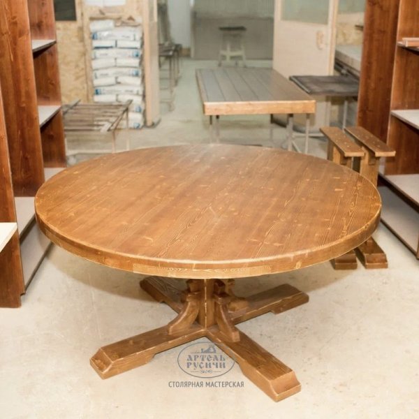 Характеристики Большой круглый стол из массива дерева «Смоленский»