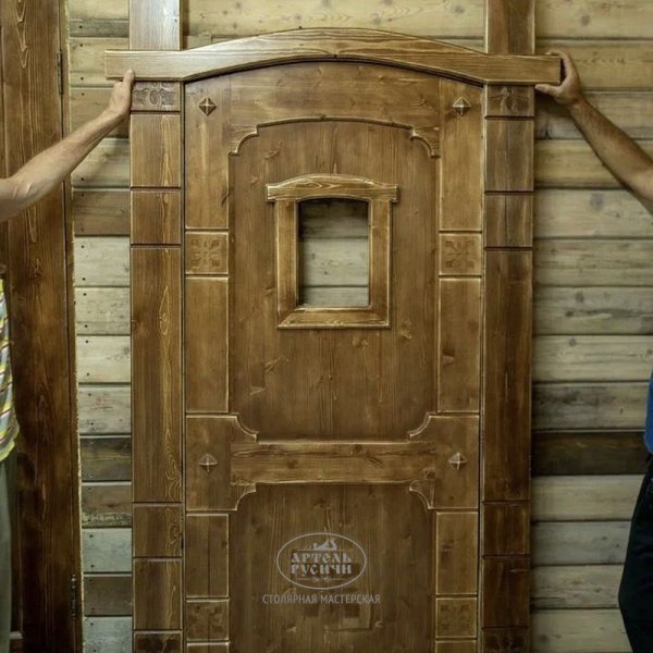 Характеристики Деревянная арочная дверь под старину «Суздальская» из массива сосны с окном 