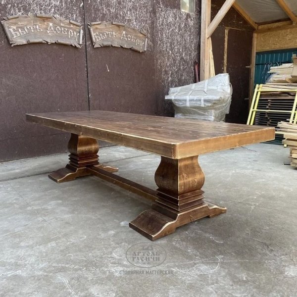 Характеристики массивный деревянный стол под старину «Георгиевский» 