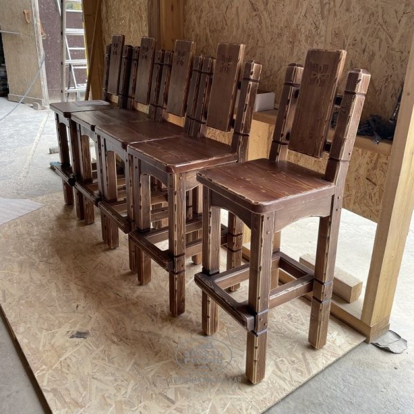 Характеристики Высокий барный стул «Суздальский» из массива сосны