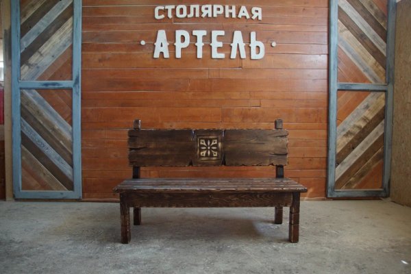 Деревянная скамья под старину из массива «Суздальская»