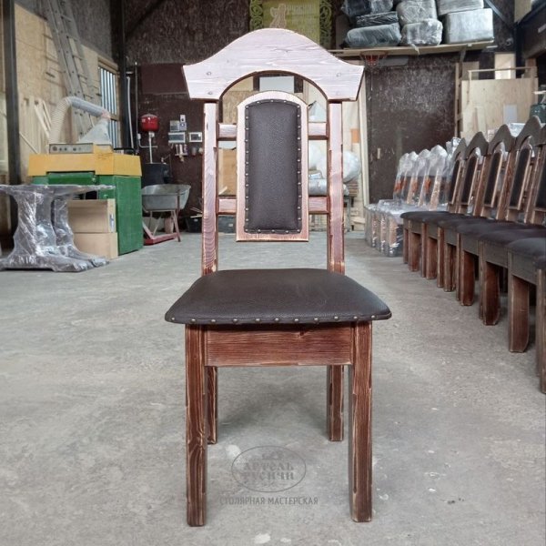 Деревянный стул под старину с мягкой обивкой «Белгородский»