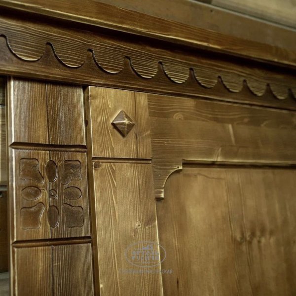 Дверь из массива сосны под старину «Суздальская»
