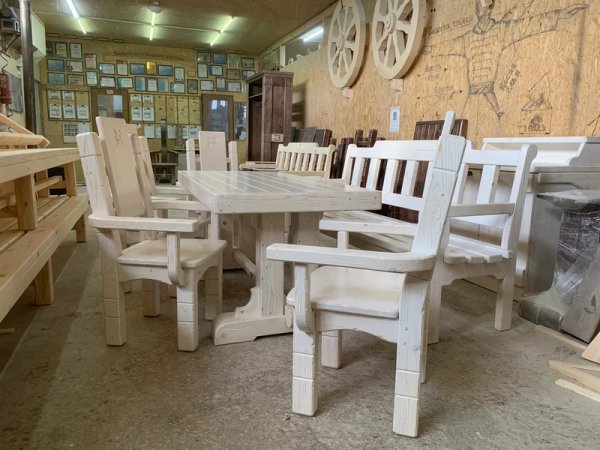 Комплект мебели под старину из массива «Ладого-Суздальский»