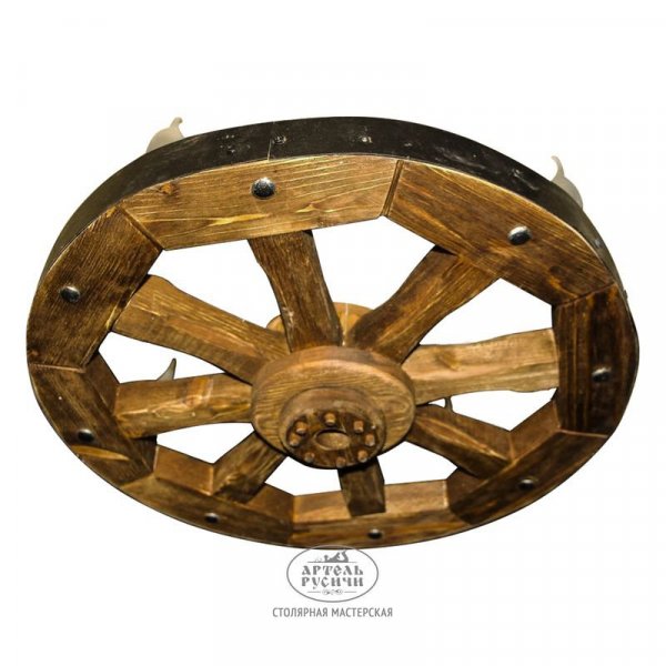 Люстра колесо от телеги на цепях из дерева под старину «Ямщик со свечами»