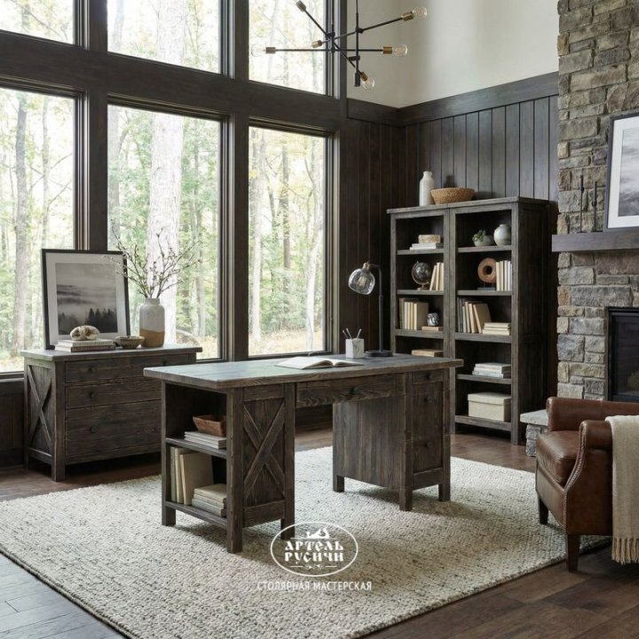 Рабочий письменный стол из массива натурального дерева