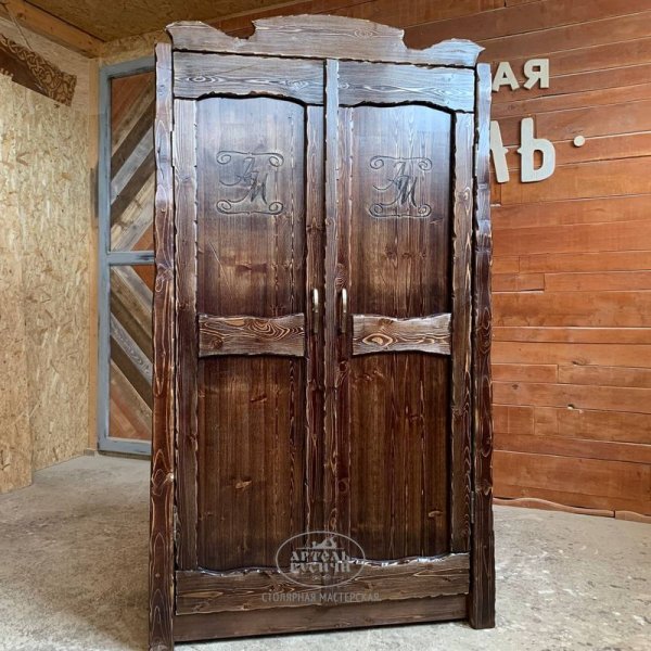 ЭФФЕКТНЫЙ И ДОЛГОВЕЧНЫЙ ШКАФ ПОД СТАРИНУ