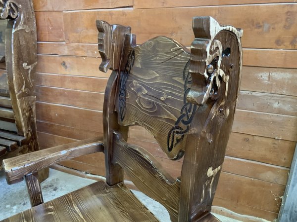 Кресло резное под старину «Драккар»